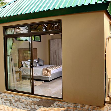 Zoe Bush Lodge Pretoria-Noord Buitenkant foto